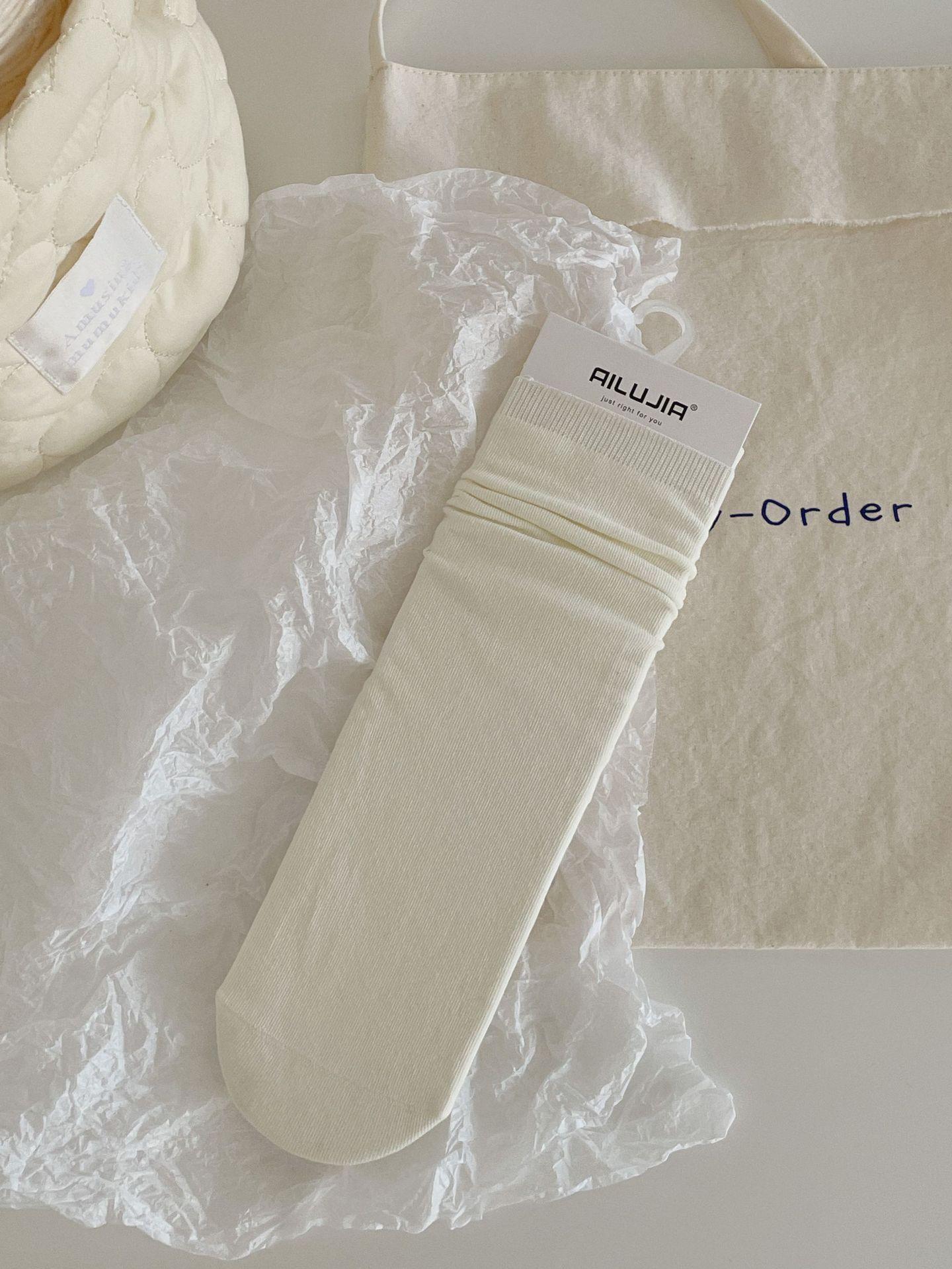 

Ні Іл Наколінники Коледж Вітер Довга Пластина Односторонній Бавовняна Кісточка Прямі Шкарпетки Уцзя Шкарпетки Середньої Довжини Цзі Айлуцзя One size fits all молоко, білий колір