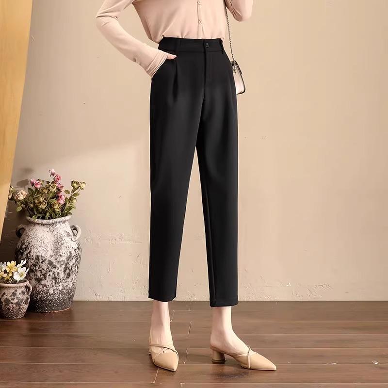 

Women s Fleece-Lined Winter Harem Pants - Petite Carrot Leg, Nine-Point Length, Elegant Draping Cigarette Style 5XL [180-200 lbs]