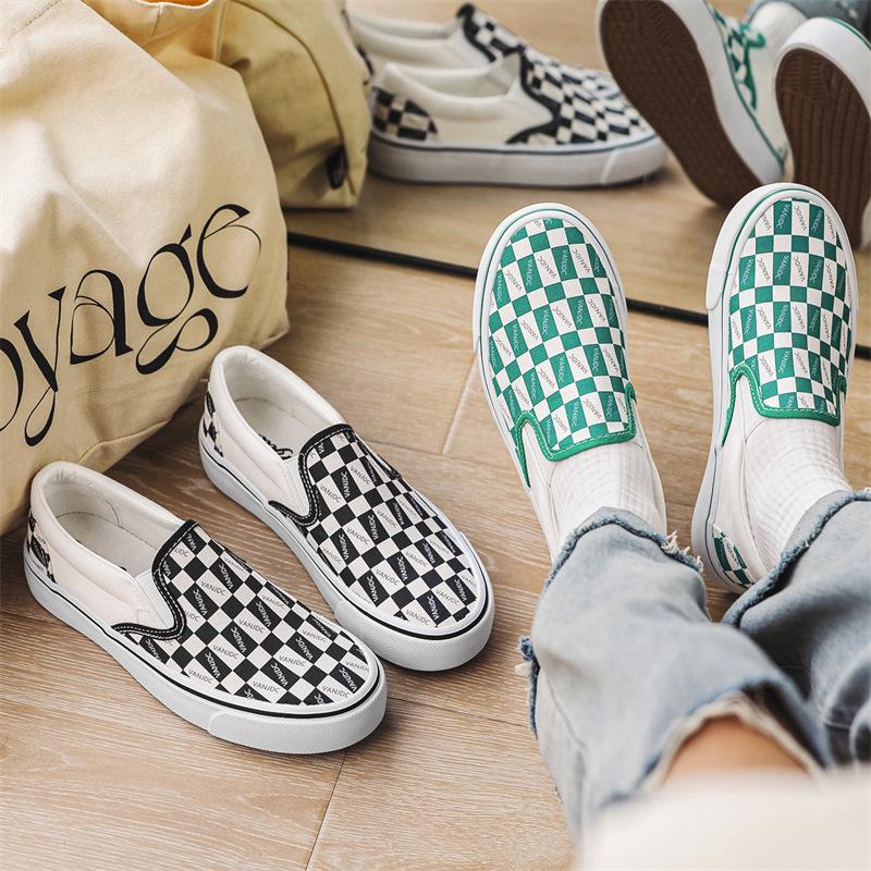 Chaussures Slip-On en toile unisexes 2026: Chaussures plates d'été décontractées style coréen pour étudiants et couples.