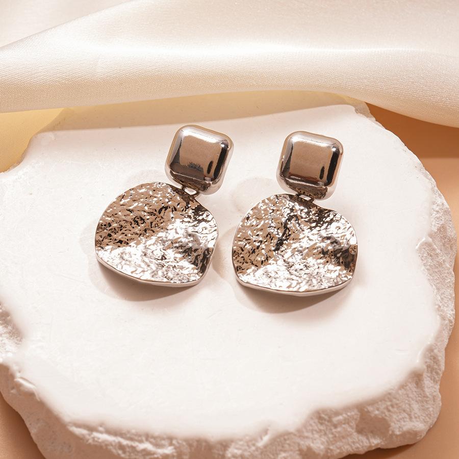 Geometrische Runde Hämmertextur Hängeohrringe für Damen Bohemian Glänzende Quadratische Steckerohrringe Feiertags Schmuck Zubehör