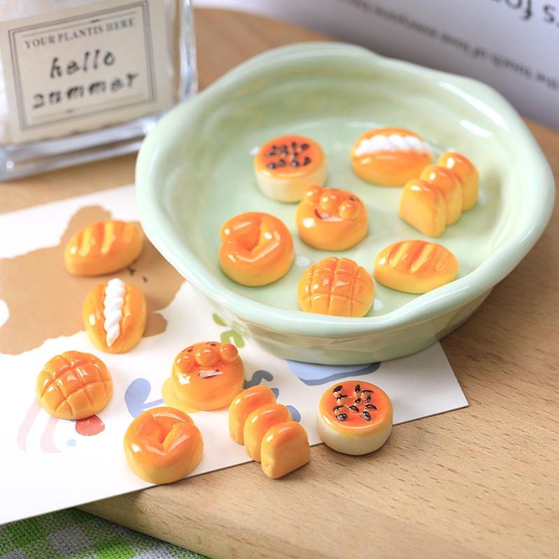 Miniature Bread Resin Phone Case Kit with DIY Cream Glue & Epoxy Accessories