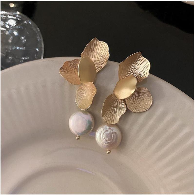Personality Fold Flower Drop Earrings for Women Trendy Round Uneven Imitation Pearl Dangle Earrings Party Vintage Jewelry Gift