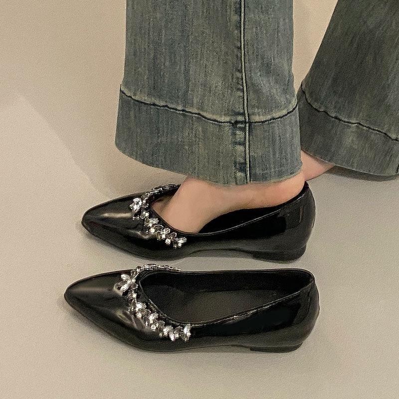 French Stunning Beauty Not Tired Feet Single Shoes Women's 2025 Super Fire New Temperament Pointed Flat Bottom Laden Shoes Black Light Mouth Shoes