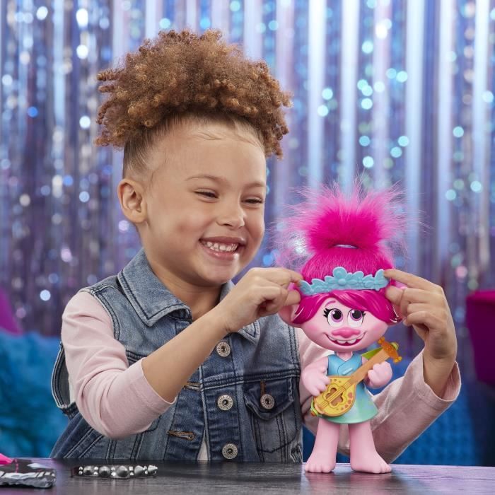 Les trolls 2 tournée mondiale de dreamworks - figurine poupee poppy pop &amp; rock