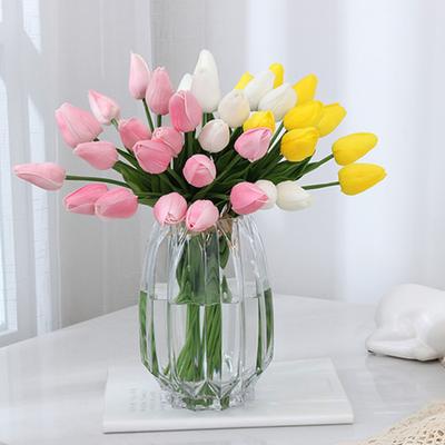 Gesimuleerd bloemdecor Mooi, geurloos, water gevend, enkele lange steel, geassorteerde kunsttulp