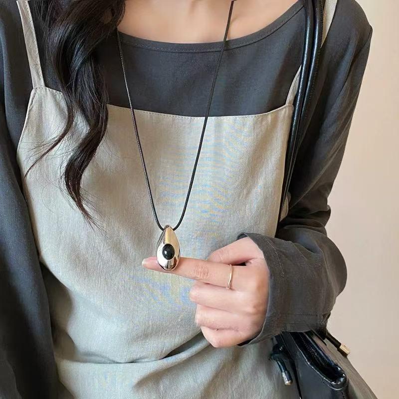 New Water Drop Metal Necklace For Women Long Rope Sweater Chain Accessories Black Rope Chain Fashion Jewelry Gifts