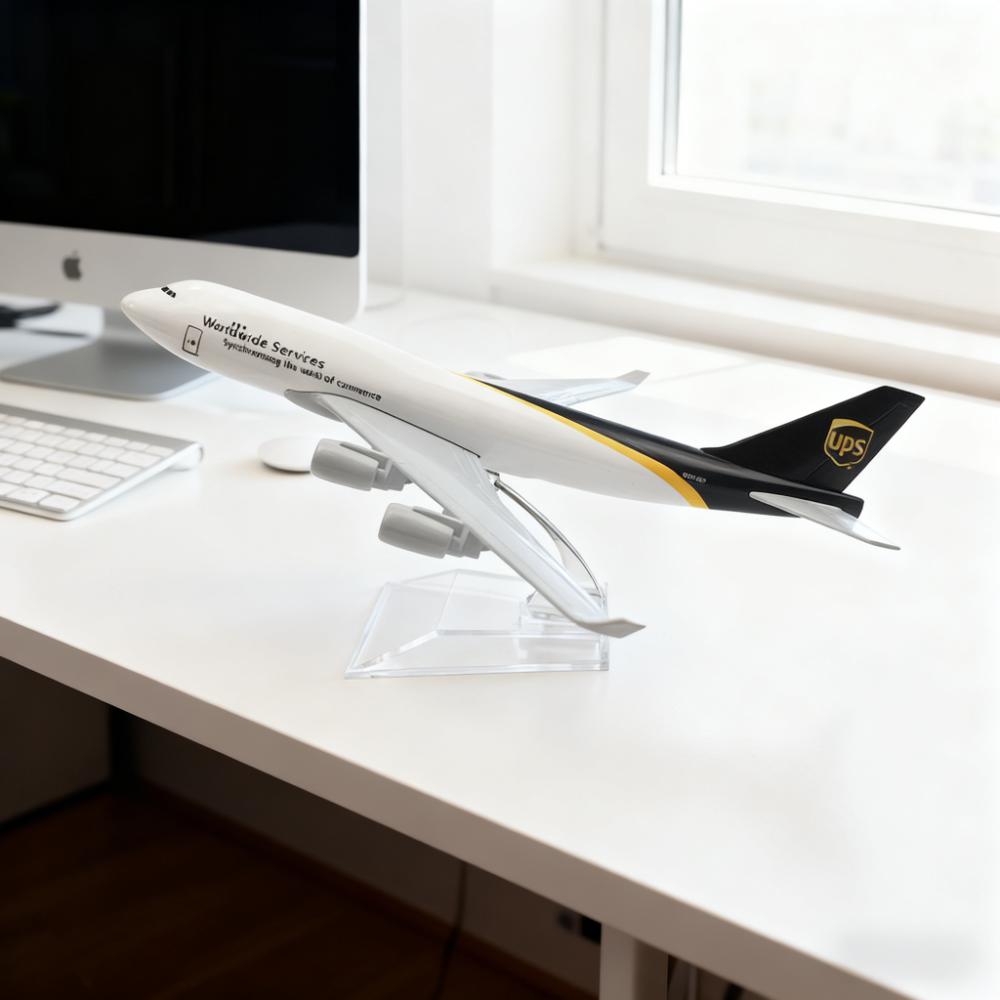 Model B747 UPS Airways 16cm Airplane 1/400 Scale Alloy Simulation Plane Souvenir Metal Aircraft With Stand Ornament
