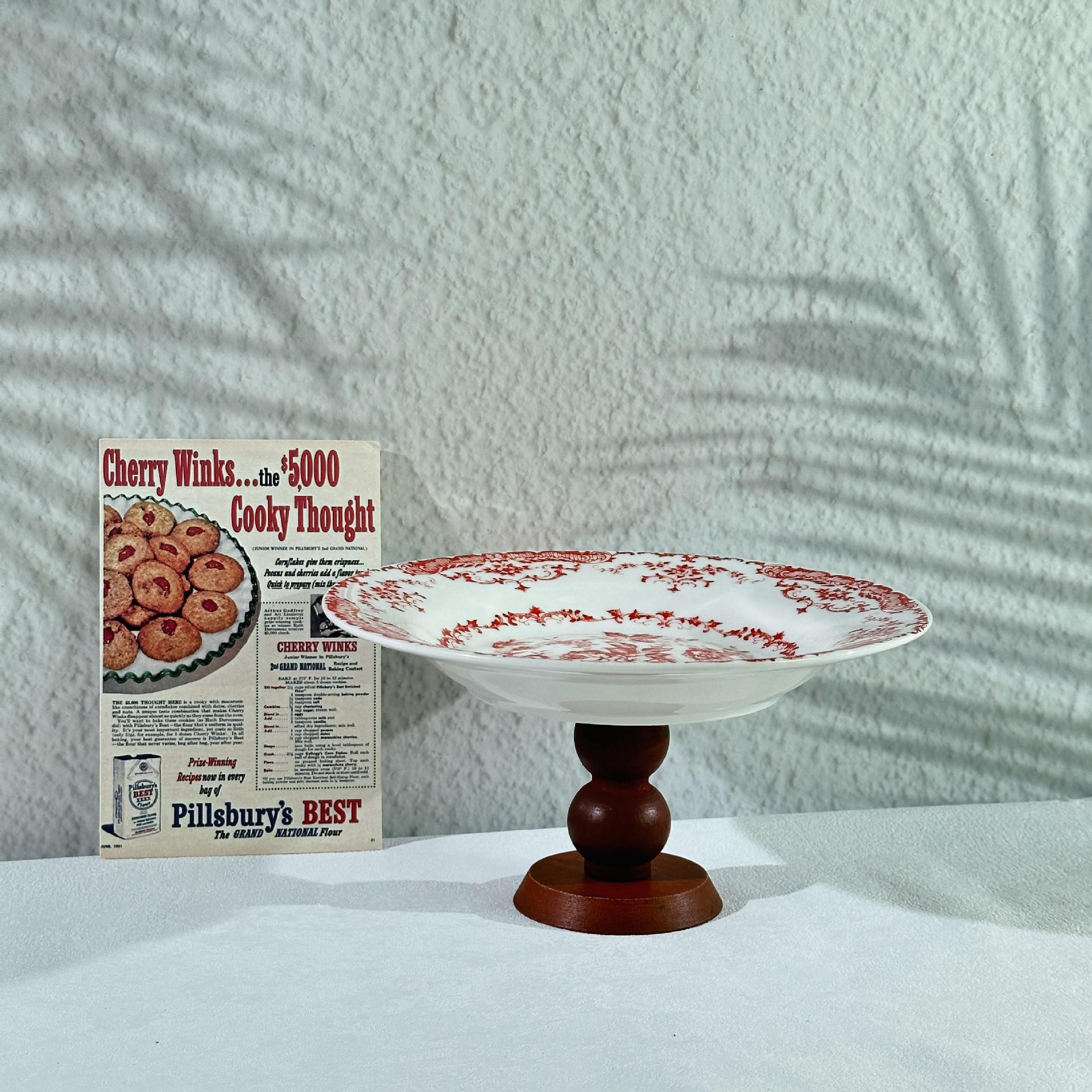 

Винтажная французская керамическая десертная тарелка на высокой ножке и деревянный поднос для хранения ароматерапии 8-inch Deep Plate with Stand (20*11cm) розовый