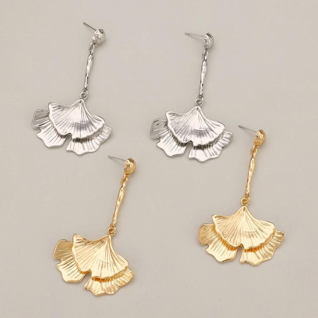 Minimalism Zinc Alloy Ginkgo Leaf Pendant Earrings for Women Vintage Charming Long Earrings High-end Party Zircon Ornament