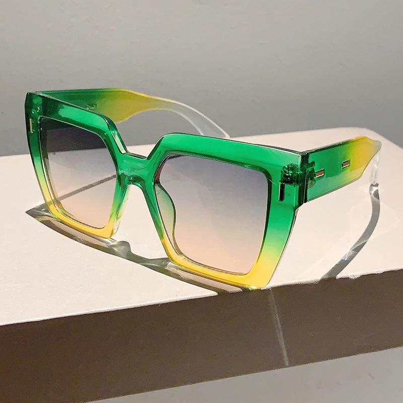 Luxury Designer Big Frame Square Sunglasses Women Men Fashion Vintage Punk Rivet Oversized Shades UV Protection