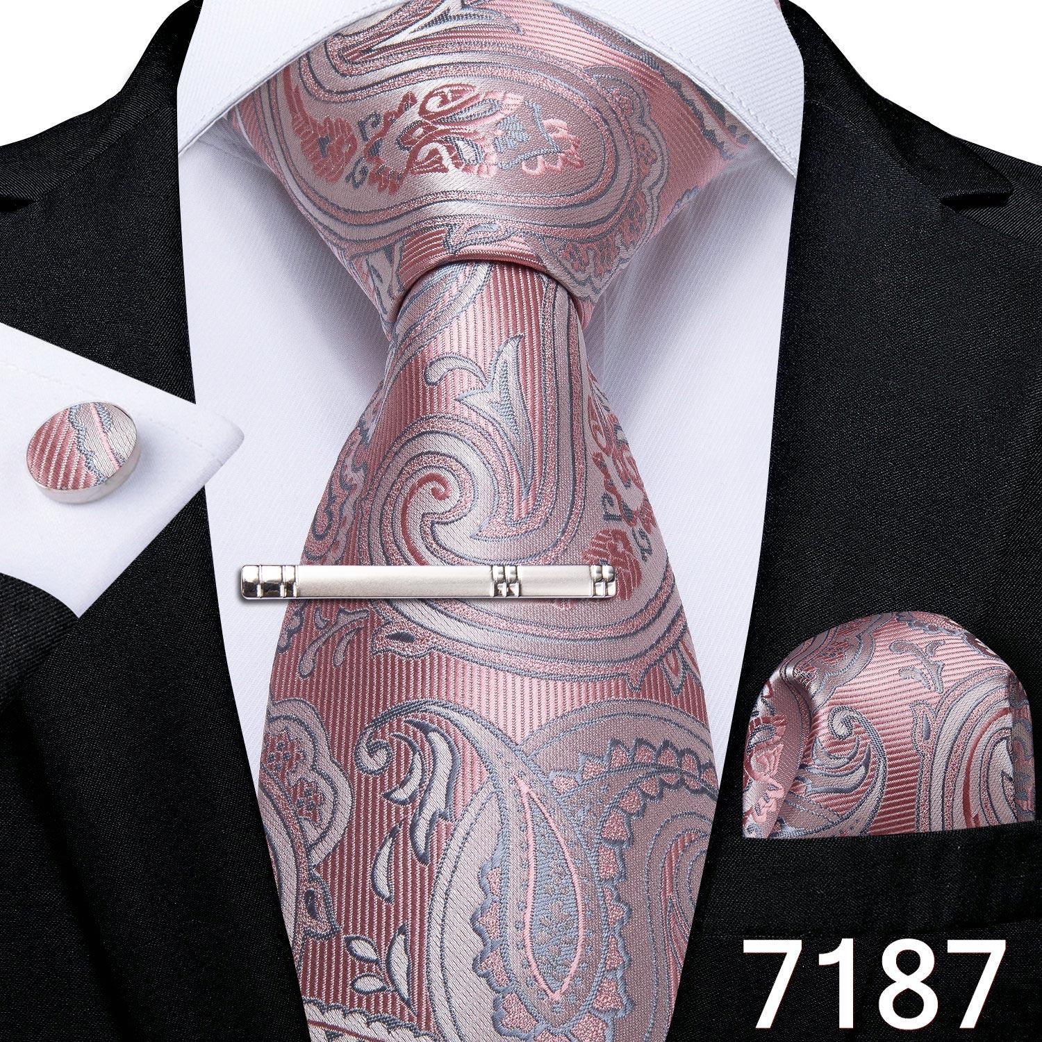 

Мужской набор для костюма- галстук с зажимом, запонки, платок N-7187