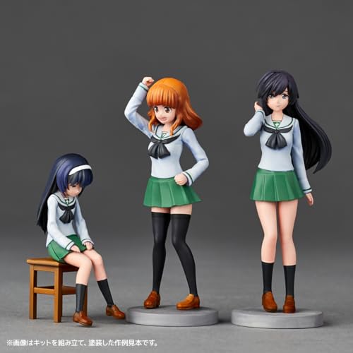 Kaiyodo ARTPLA Girls & Panzer Final Chapter Garage Set [B] 1/24 Scale Unpainted Plastic Model Kit