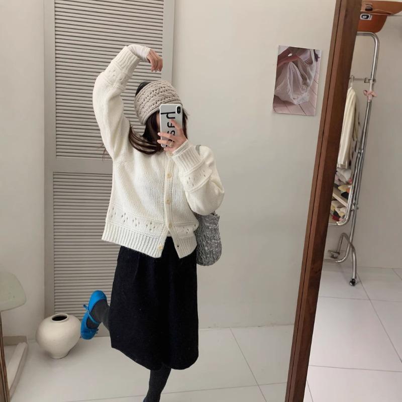 Spring and Autumn New Crew Neck Hollow Knitted Cardigan Top Women's Sweet Lazy Wind Jacket Single-breasted Jacket Tide