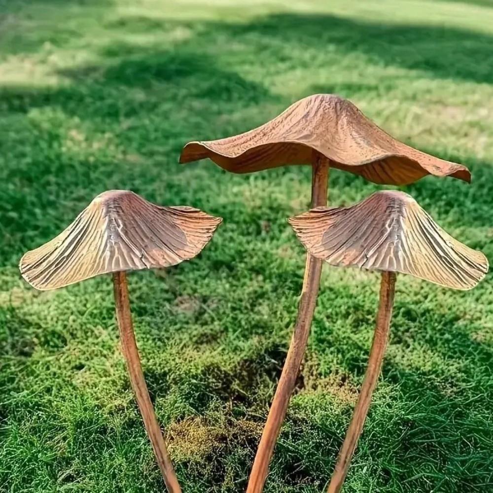 2PCS Handmade Mushroom Garden Stake Retro Style Mushroom Ornaments Rusty Mushroom Plaque  Yard