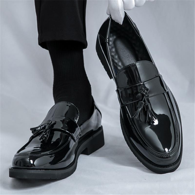 New Designer Tassels Loafter Black Patent Leather Slip On Shoes For Men Casual Business Formal Dress Footwear Zapatos Hombre