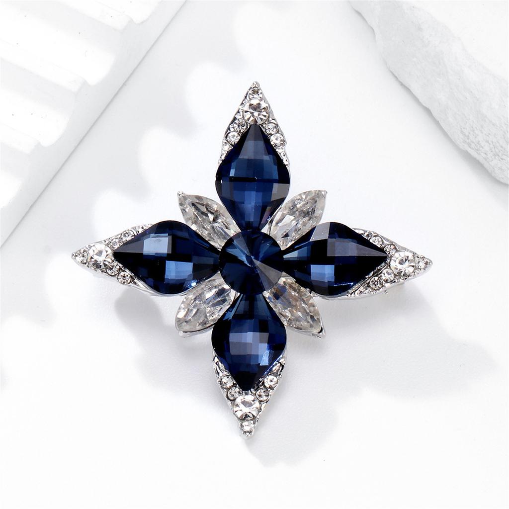 Strong Zinc Alloy Rhinestones Brooch Glittering Octagram Pattern For Women’s Fashion Decoration