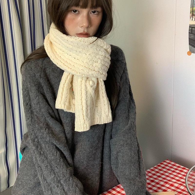 Retro Floral Embroidery Scarf - Women's Warm Knit Neck Gaiter for Autumn/Winter