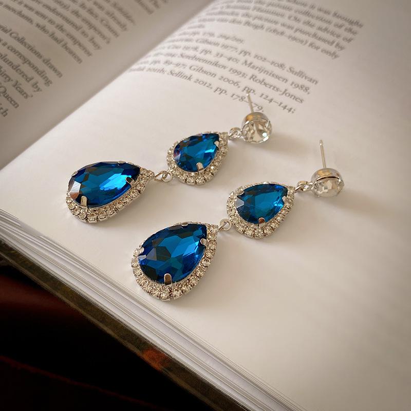 Náhrdelník s květinou z vsazených diamantů a retro náramek s náušnicemi - Evropský a americký styl Klíční kostní řetízek Špičkové šperky