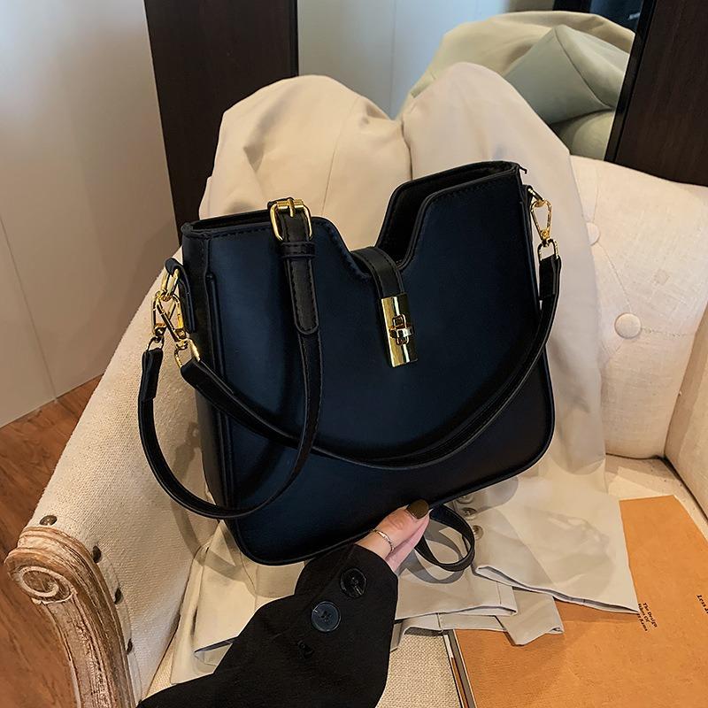 

Premium bag women s new trendy fashion versatile shoulder bag commuter messenger bucket bag чорний