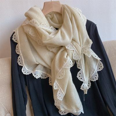 Frühherbst frisches und elegantes Häkelspitze Baumwolle und Leinen dünner Schal Damenmode äußeres Tuch Frühling und Sommer dekorativer langer Seidenschal