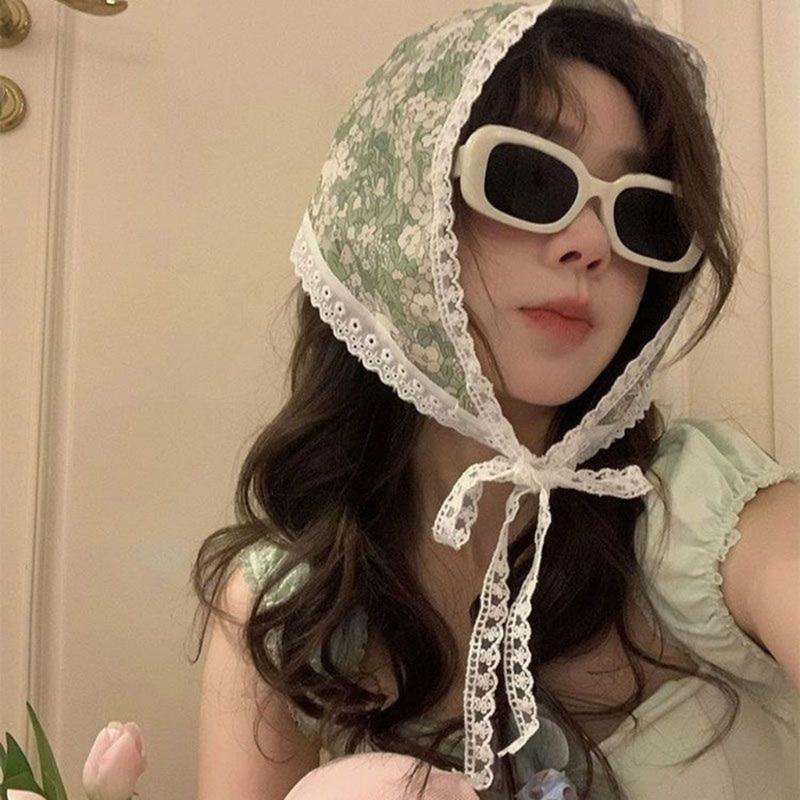 Französischer Stil Blume Dreieckstuch Kopfbedeckung für Frauen Sonnenschutz Kopftuch für modische Frauen zum Tragen