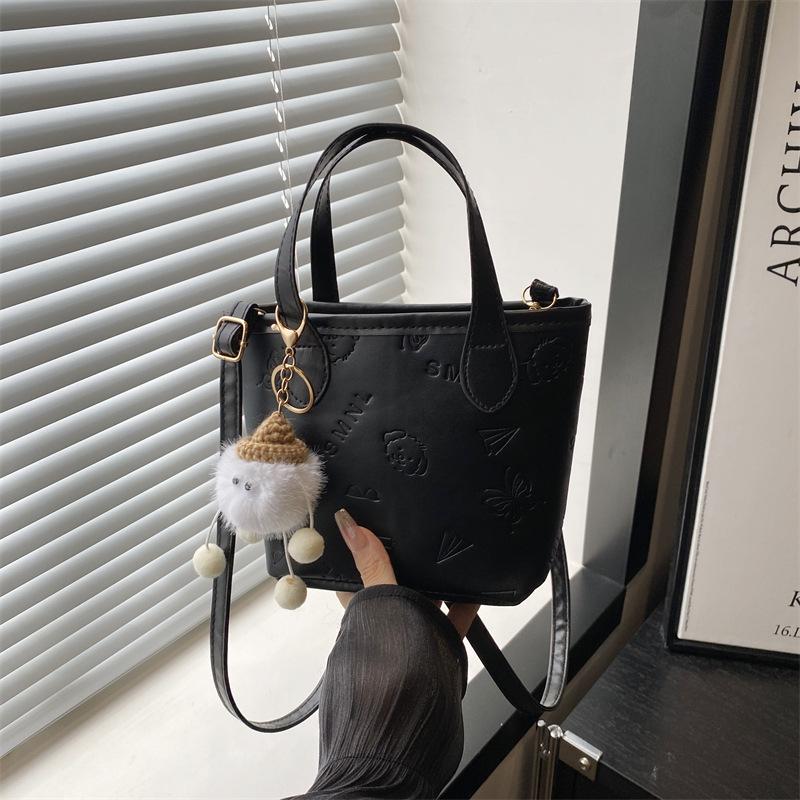 Summer New Light Luxury Aesthetic Niche Casual Fashion Texture Portable Shoulder Messenger Bag Bucket Bag