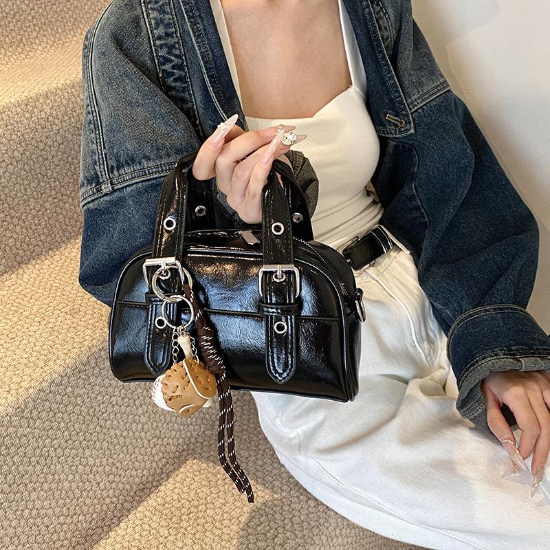 Bag Women's 2025 Autumn and Winter Trendy New Women's Fashion Retro Portable Small Square Bag Niche Design Shoulder Messenger Bag