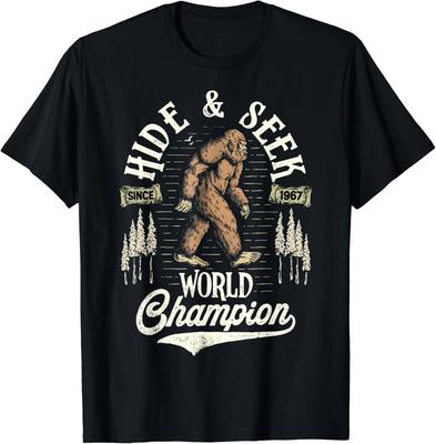 Bigfoot Nascondino Campione del Mondo Sasquatch Retro Vintage Regalo Maglietta Unisex