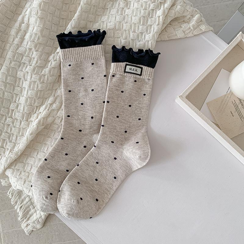 Lady Spring and Autumn Sweet Pokdot Cloth Label Matching Color False Two Wooden Ear Side Boneless Tube Pile Socks