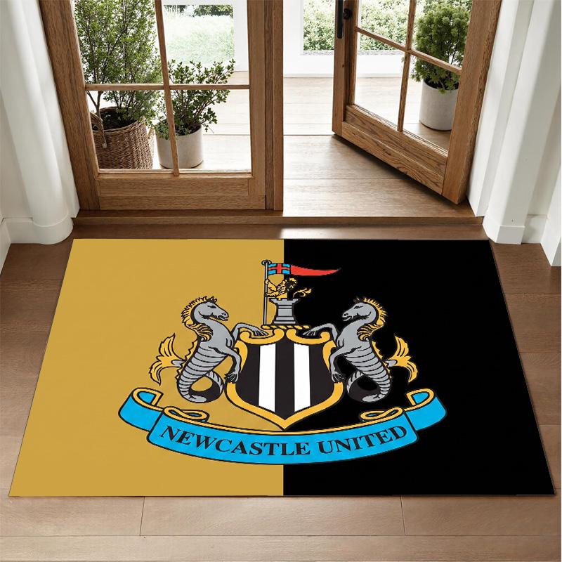 Dywan z kryształowego aksamitu z wzorem piłkarskim Newcastle United Miękki dekoracyjny dywanik do sypialni, przedpokoju