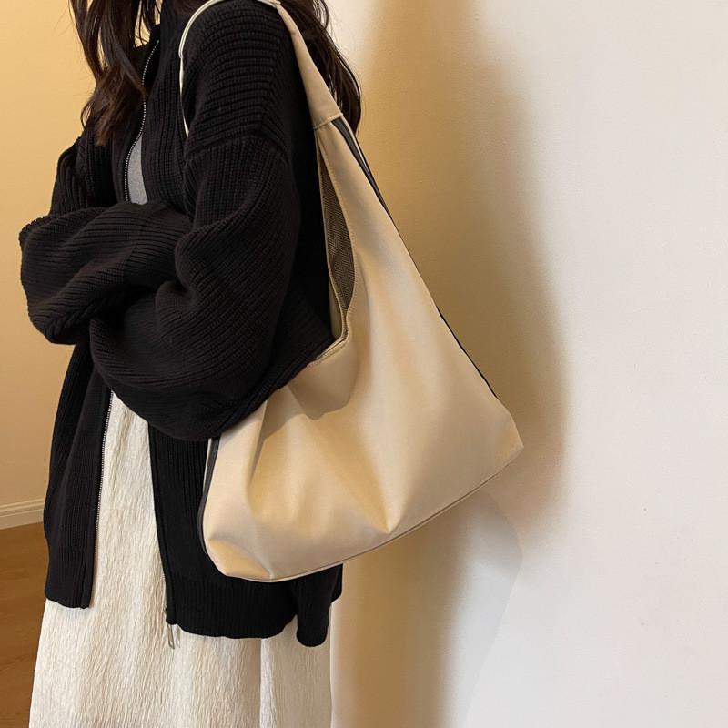 Large Capacity Urban Chic Canvas Tote Bag For Spring/summer 2024 Commuting Korean Style Black