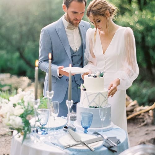 2-Piece Cake Knife and Cake Server Set (18-8 Stainless Steel Triangular with Single-Sided Gear for Easy Cutting), Premium Cheese Spatula, Convenient F