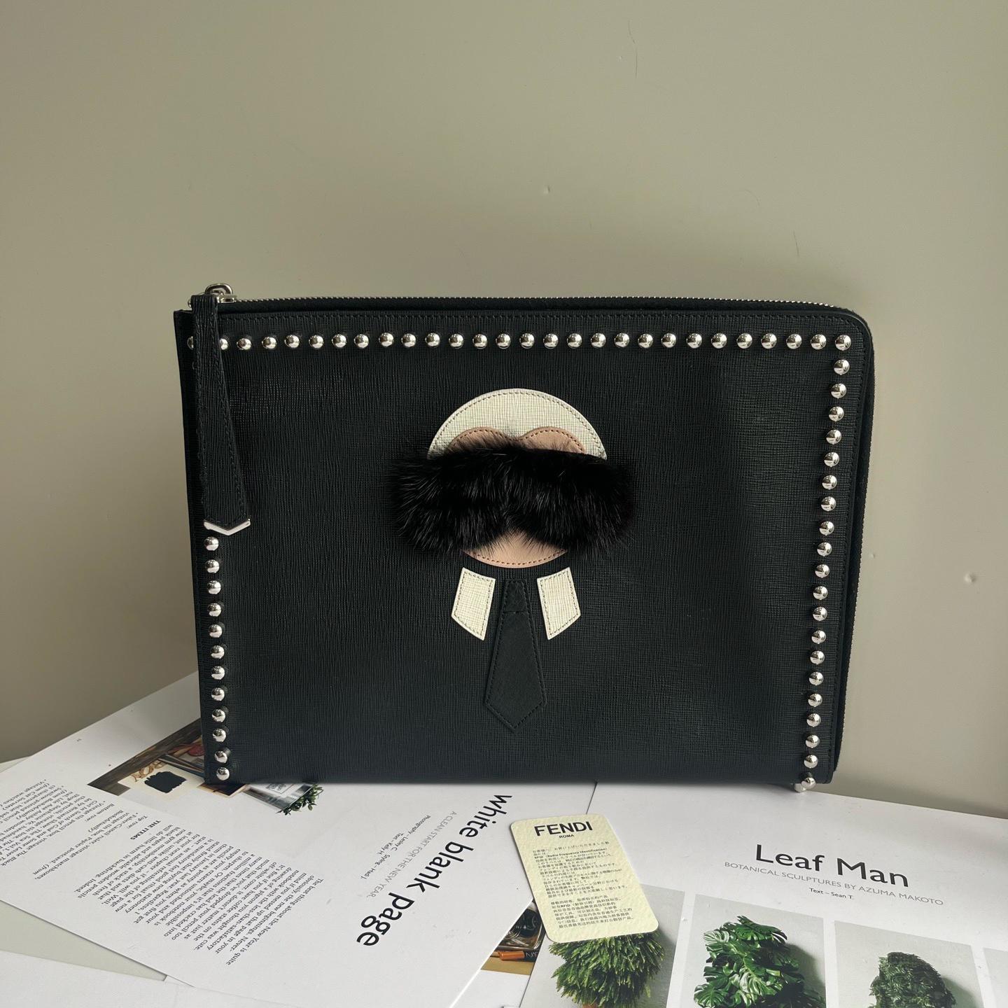 [Pre-Owned] Black Leather Clutch - Excellent #KYBIJR ONE SIZE