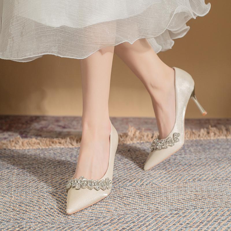 Fashion Wedding Shoes Women's 2025 Main Wedding Dress Champagne  High Heels Burgundy Xiuhe Bridal Shoes Mid Heel  Single Shoes