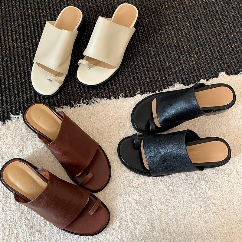 ~ Retro Römischer Stil~ 2025 Sommer lässige Zehenbedeckung aus Vollleder niedriger Absatz Damen Sandalen mit bequemen Slippern