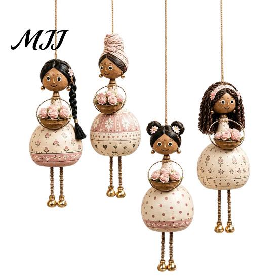 Decorazione Artistica da Interno ed Esterno Mano?Ornamento Appeso Bambola Etnica Dipinta, Ciondolo Stile Popolare con Campanella e Cesto, Statuetta Rustica Fantasiosa per la Casa Boho