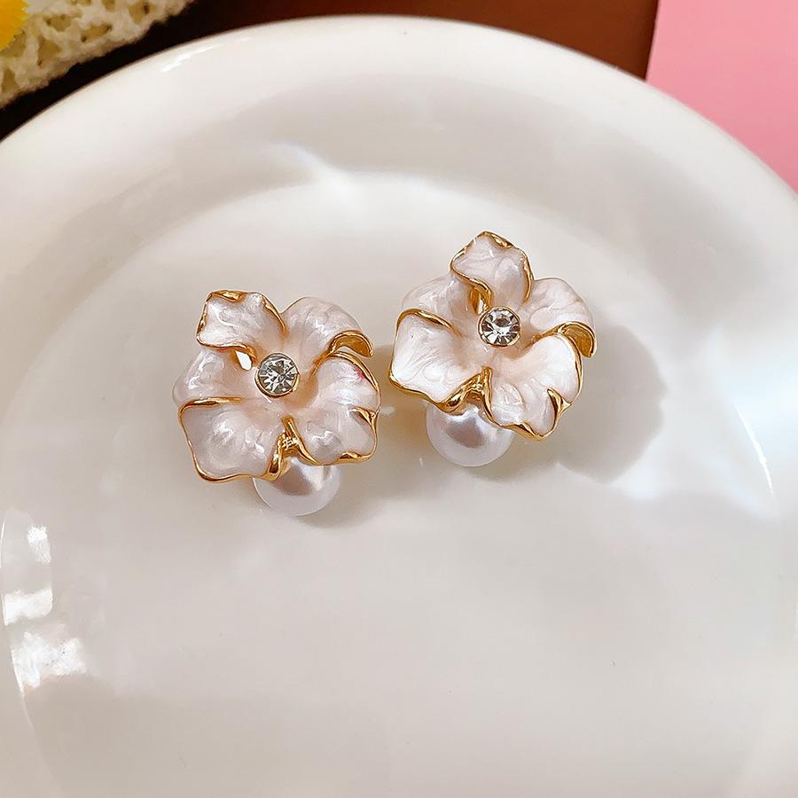 Medieval Vintage Dripping Oil Flower Earrings Retro Niche High-end Earrings Light Luxury Versatile Temperament Earrings Women