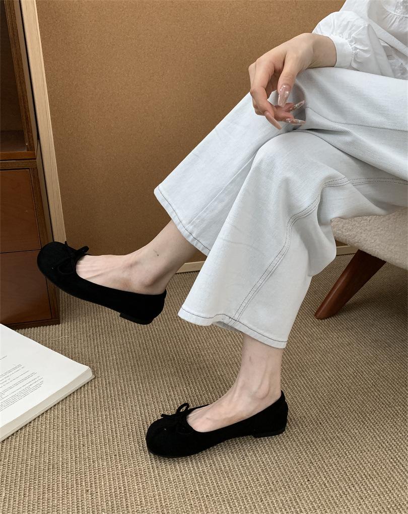 

Туфли-лодочки на плоской подошве для женской коллекции Весна-Осень 2025, новые французские Xiaoxiangfeng розовые с квадратным носком на мягкой подошве, всесезонные вечерние туфли 39 чёрный