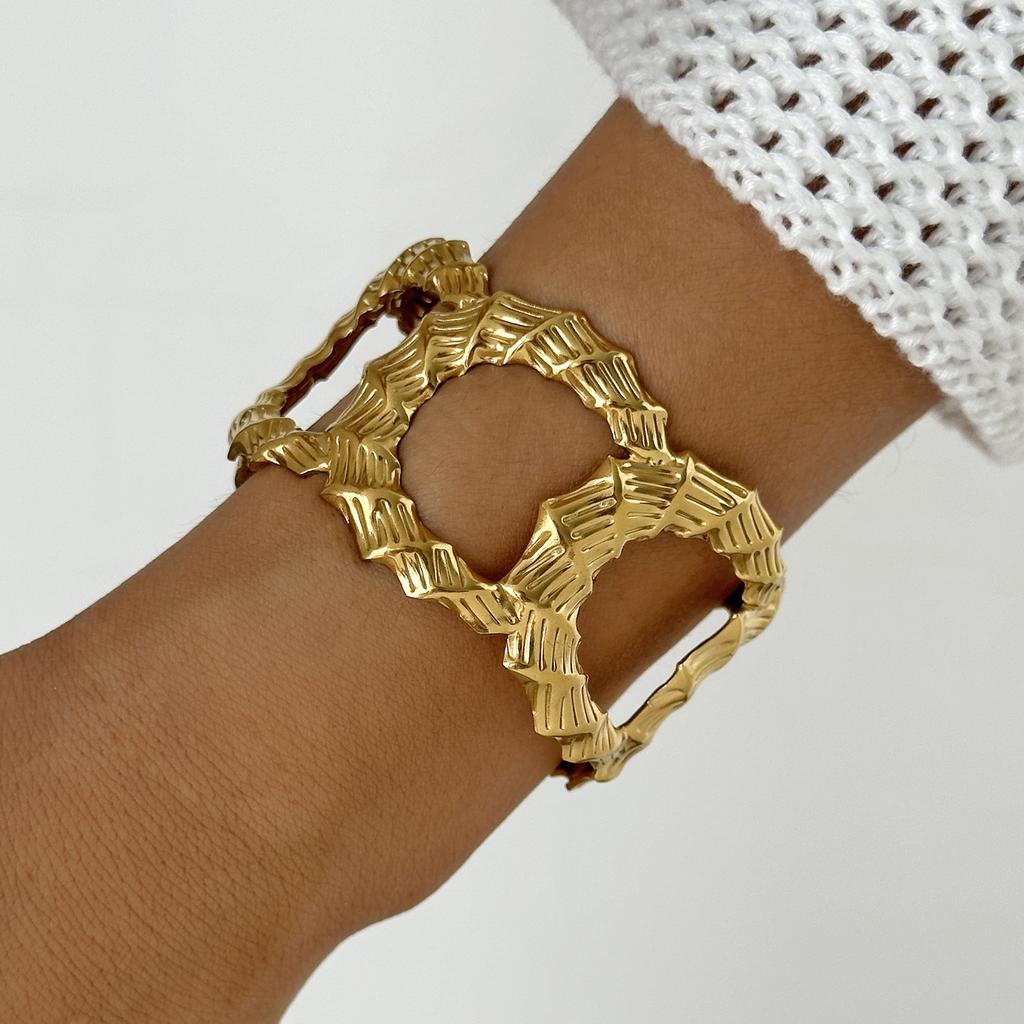 Vintage Stainless Steel Wide Cuff Bangle for Women Gold Color Starfish Flower Heart Open Chunky Exaggerated Bracelet Jewelry