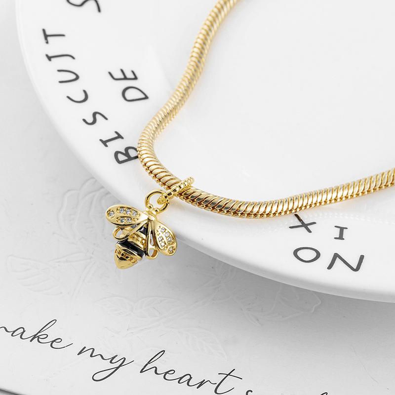 Gold plated Daisy Flower, Butterfly, Bee Dangle Charm Bead fit European Original Bracelet Women DIY Jewelry Accessories