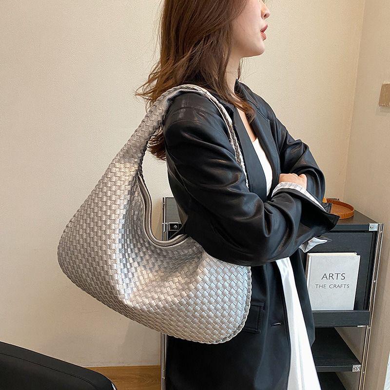 2025 French-Style Textured Women's Versatile Handbag: Single-Shoulder, Underarm, Niche Commuter Bag
