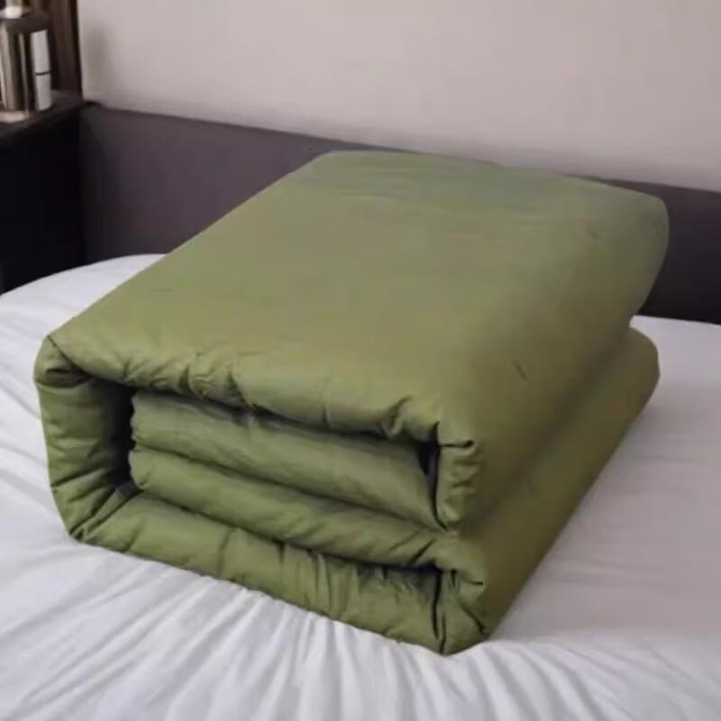 Yinmai Army Green All-Season Quilt