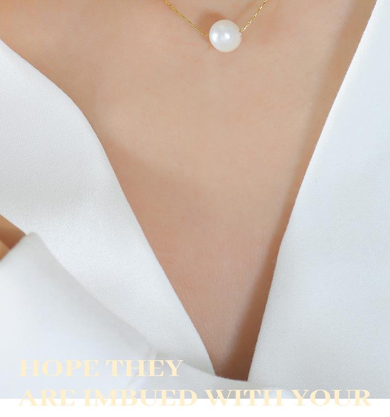 Exquisite Minimalist Freshwater Pearl Pendant Necklace, 18K Gold-Plated Titanium Steel Clavicle Chain