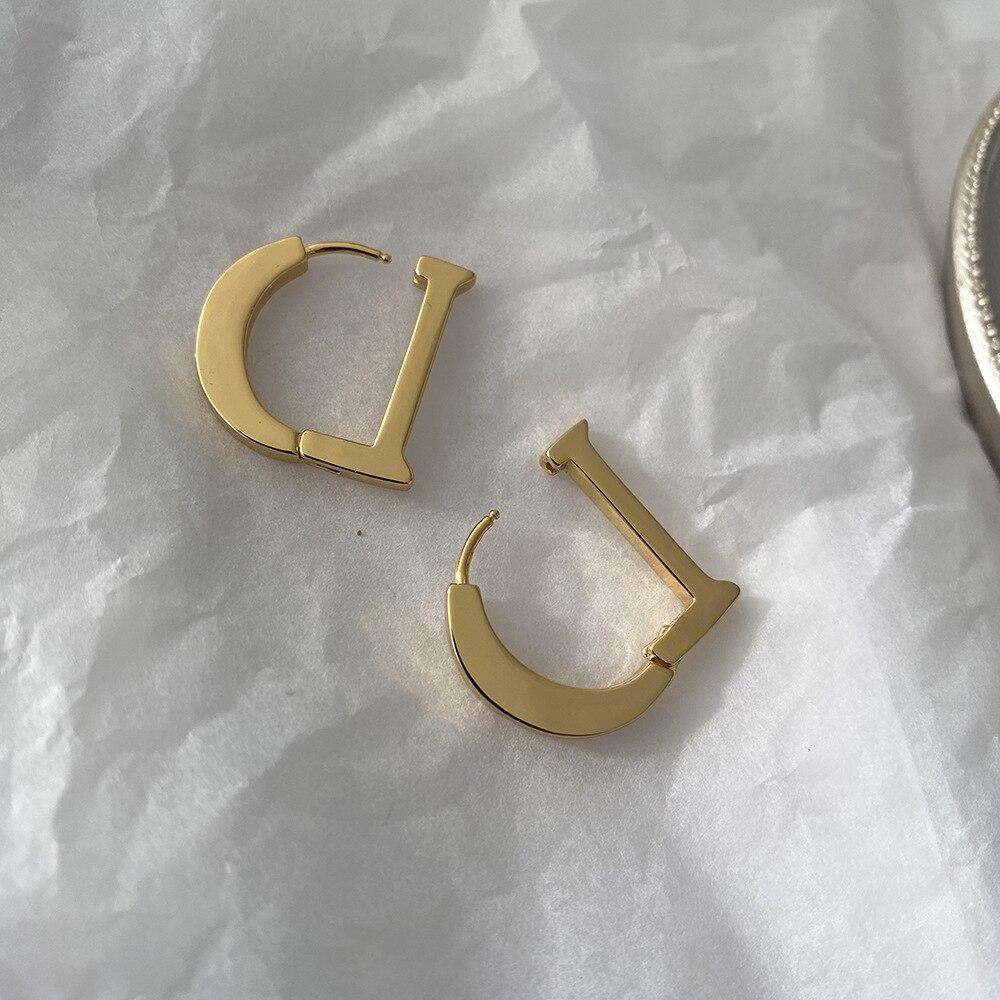 Fashion Stainless Steel Letter D Hoop Earrings For Women Men Simple Geometric Huggie Piercing Earring Party Birthday Jewelry