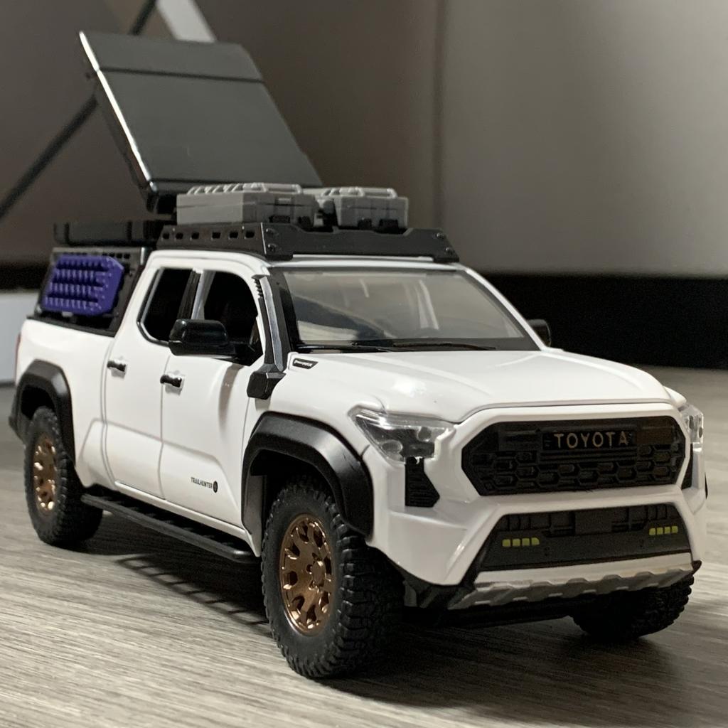1/24 Toyota Tacoma Off Road SUV Alloy Diecast Model Car Sound and Light Pull Back Children Toy Car Birthday Gifts for Boy Kids
