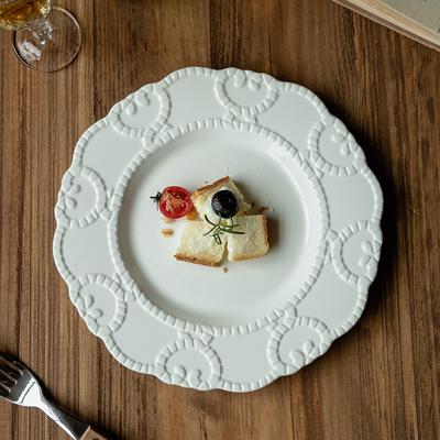 Francuska Reliefowa Ceramiczna Talerz z Krawędzią w Kształcie Kwiatu Talerz na Warzywa Wysokiej Klasy Restauracja Deser Talerz na Deser Kreatywny Domowy Codzienny Talerz