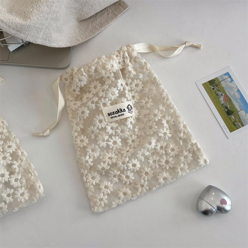 Mesh Lace Embroidery Daisy Storage Bag, Drawstring Pocket, Travel Skincare Distribution Bag, Sundries Storage Bag