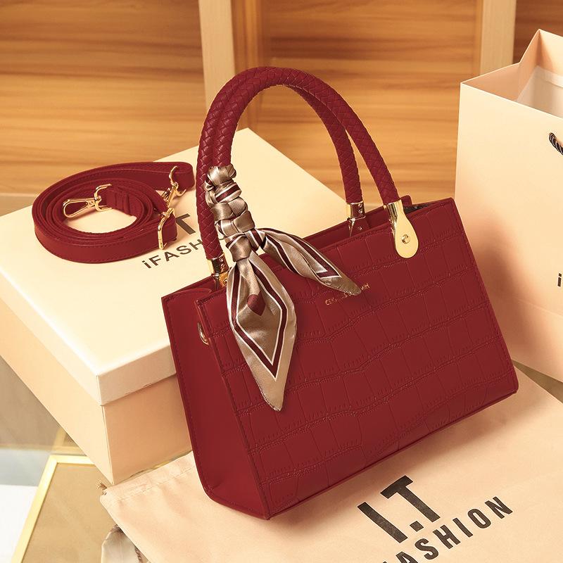 High-quality red bridal wedding bag, 2024 summer new handbag for mothers, 520 gift for girlfriend, trendy Red large