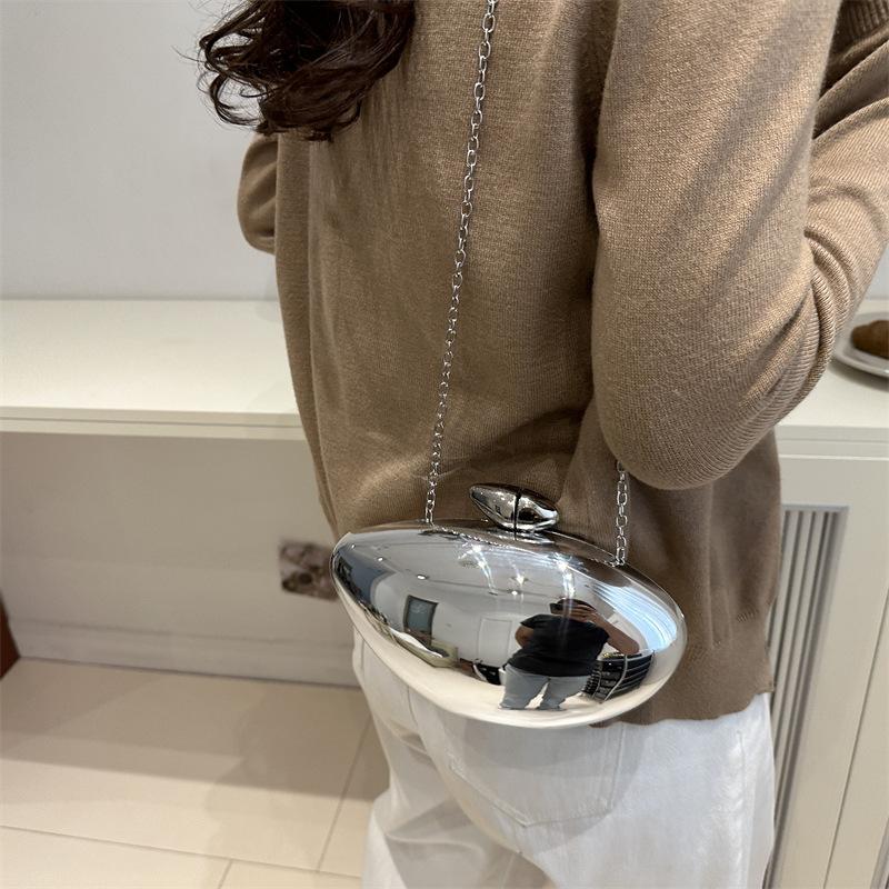 Women's bag 2025 new European and American personalized mango shape acrylic bag ins Internet celebrity chain messenger box bag tide