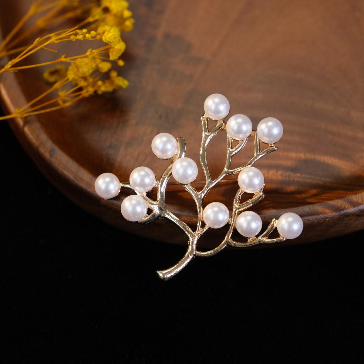 

Tree of Life Pearl Brooch: Elegant Cheongsam Suit Pin